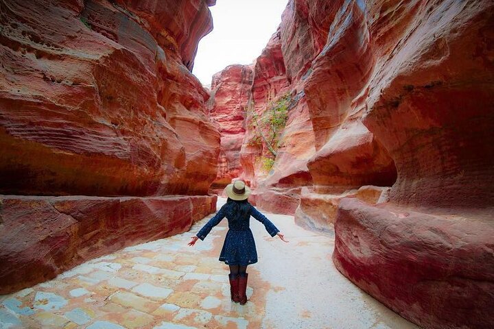 Discover the Magic of Jordan: Book Your 3-Day Petra, Wadi Rum & Dead Sea Tour